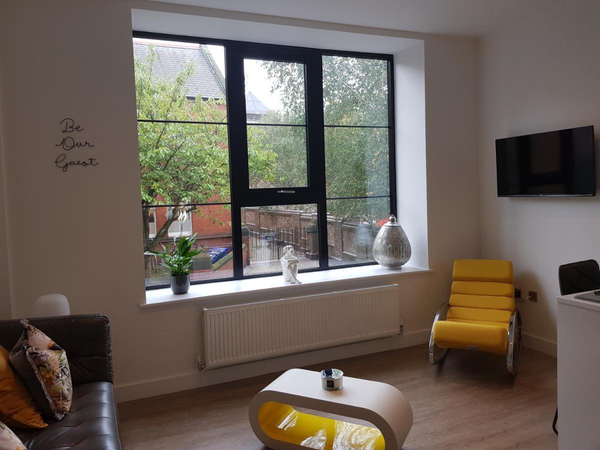 34 Cuppin Street - Luxury City Centre Apartment! Честер Экстерьер фото